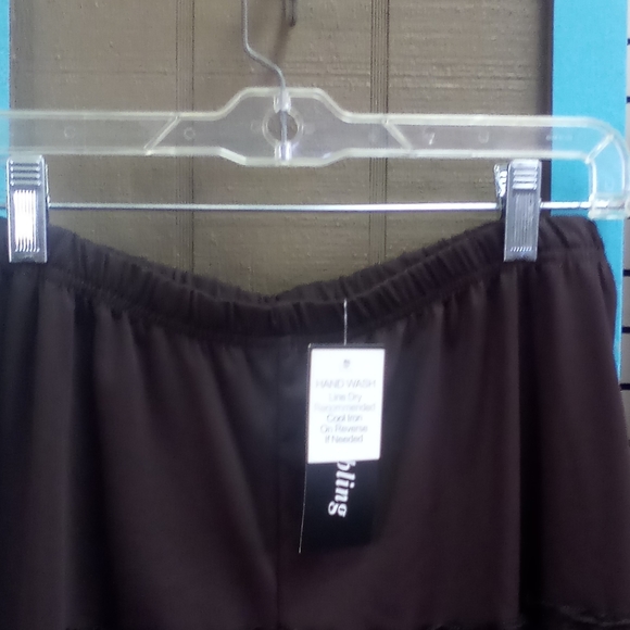 Shorts - Picture 3 of 3